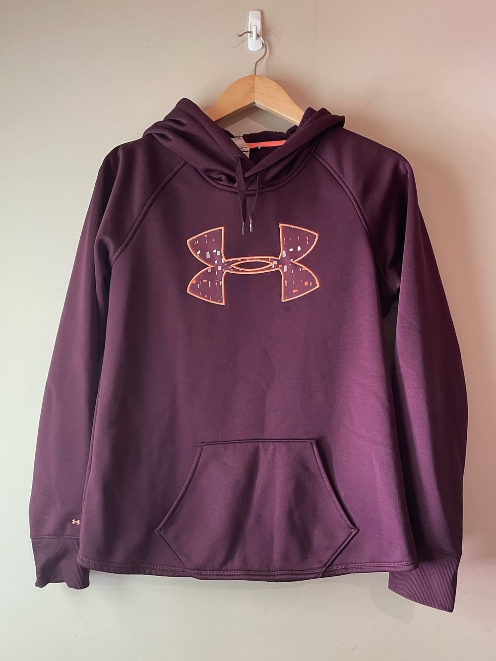 🐱 Under Armour | Sz Medium Hoodie